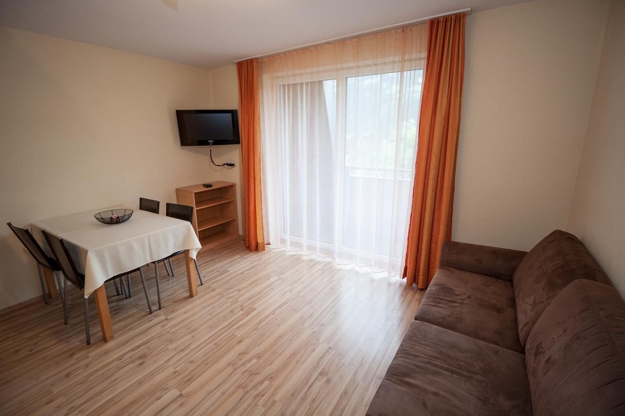 Apparthaus & Chalets Hofer Zell am Ziller Exterior photo